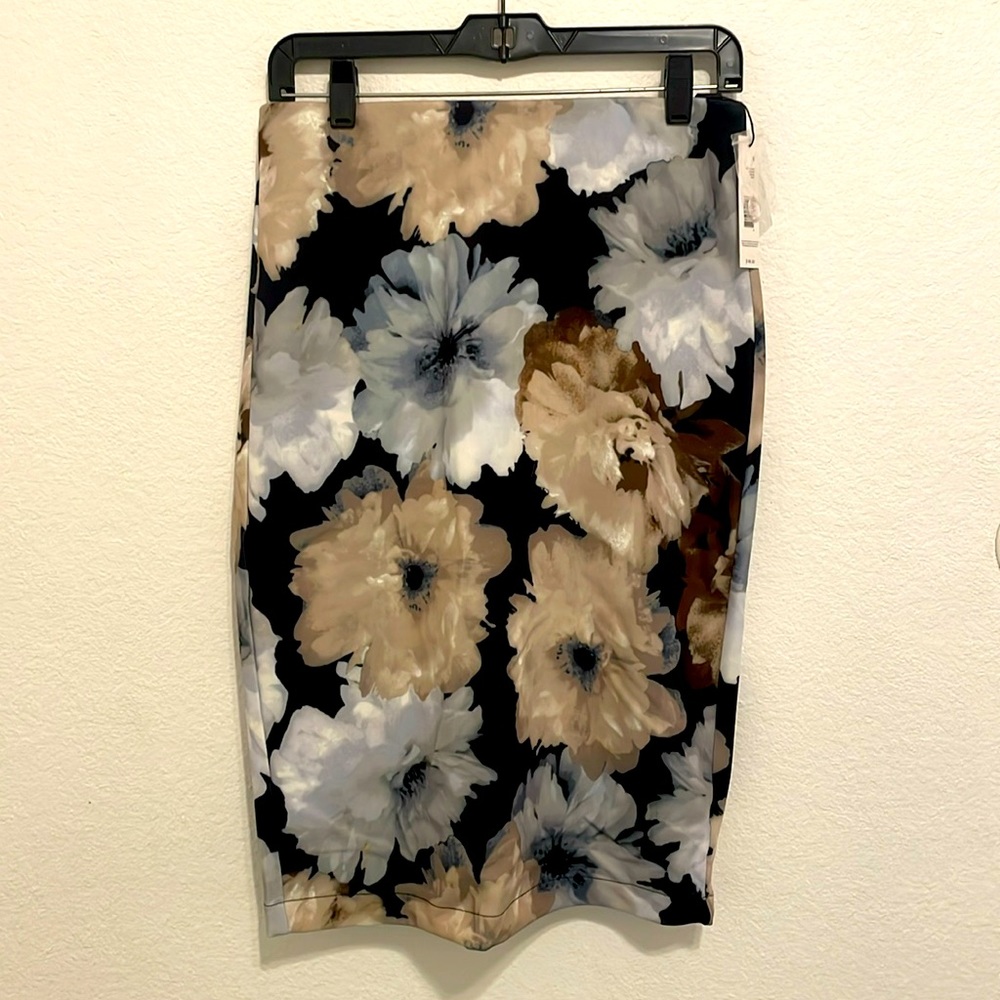 TAHARI Skirt